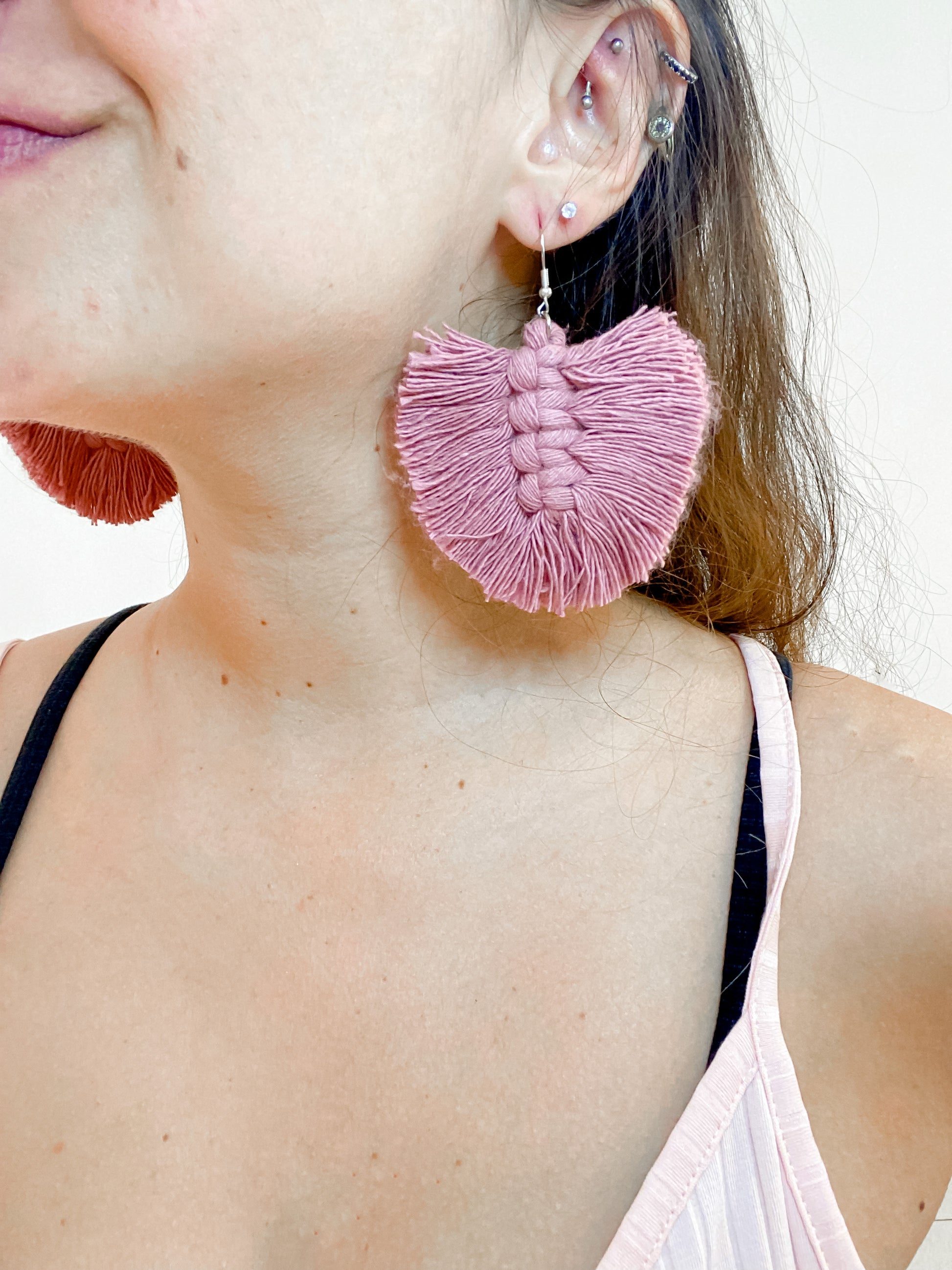 Aretes Pluma Macrame_Xinaxi