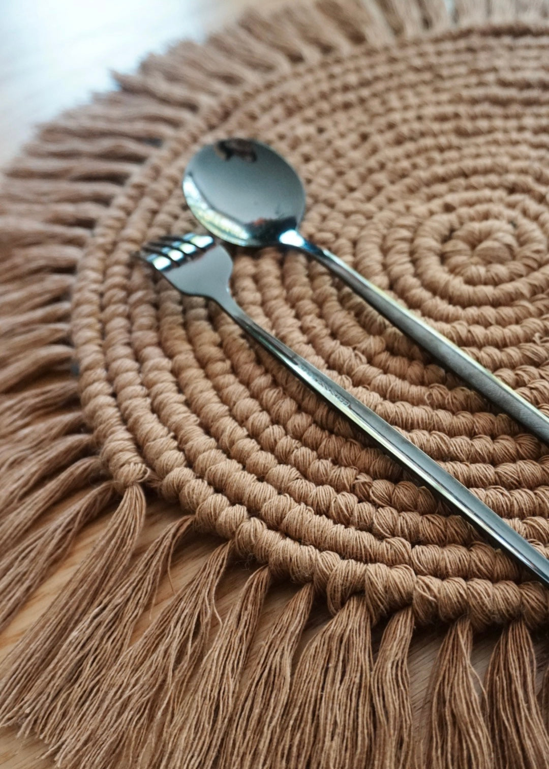 CIRROS -  BAJO PLATO - Mantel Macramé