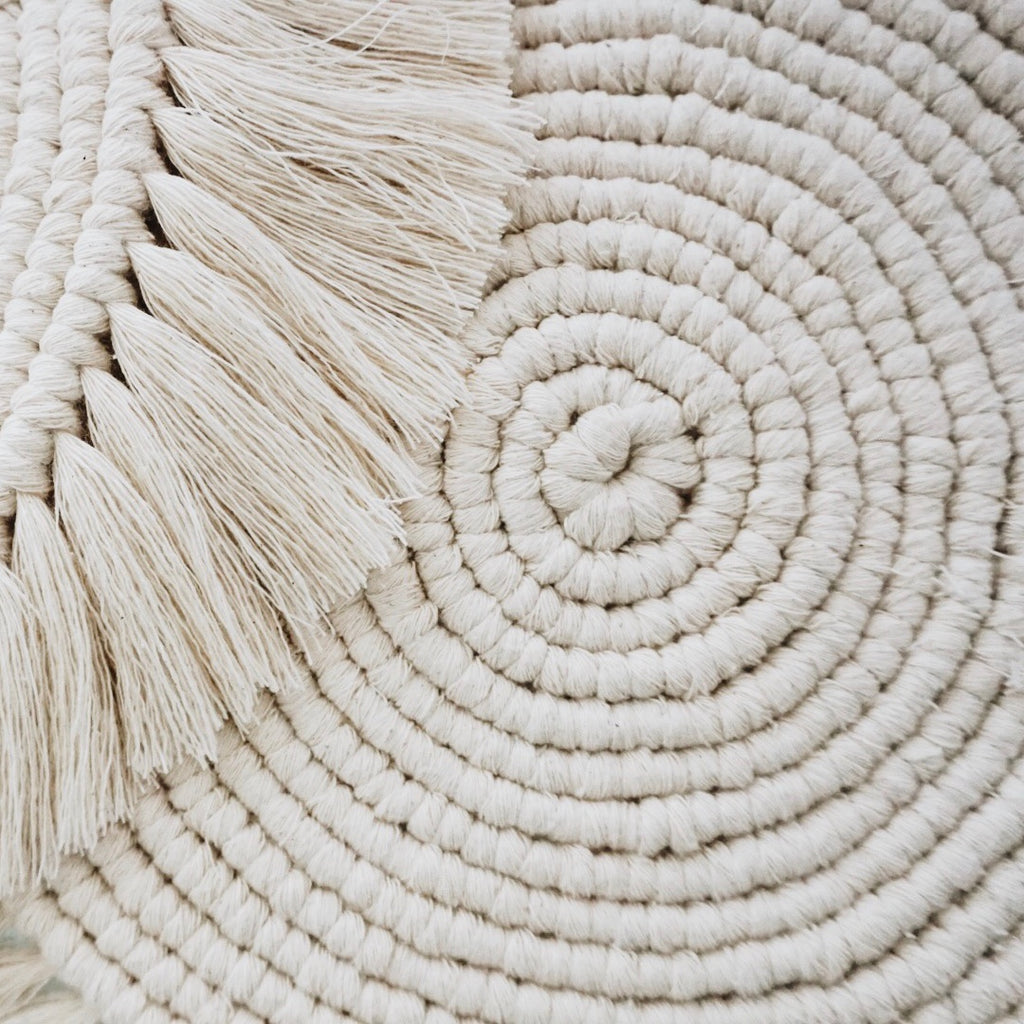 CIRROS -  BAJO PLATO - Mantel Macramé